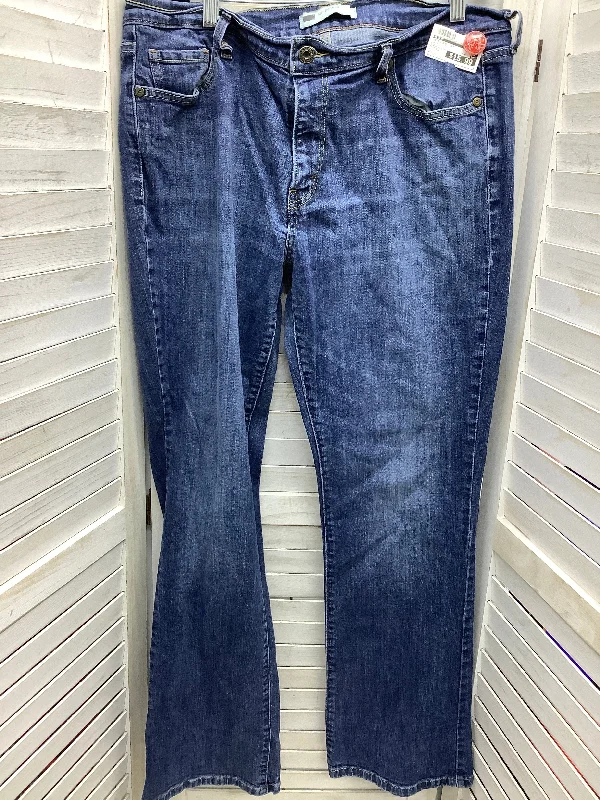 women's denim jeans for a bohemian lookBlue Denim Jeans Boot Cut Levis, Size 16