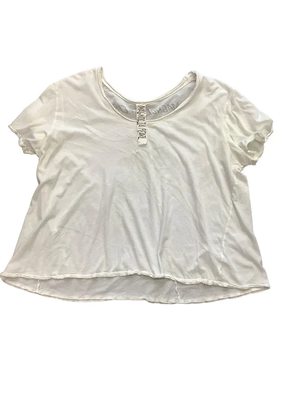 women's stylish topsTop Short Sleeve Designer By Cma, Size: Onesize