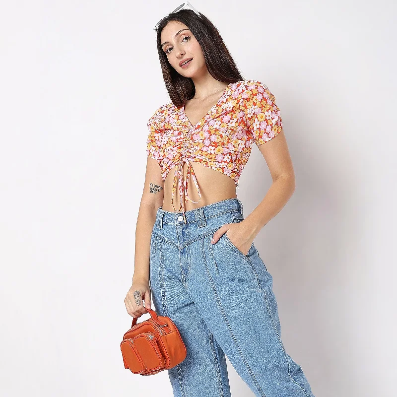 women's tops for those who want to wear pieces that are both comfortable and stylishRegular Fit Floral Crop Top