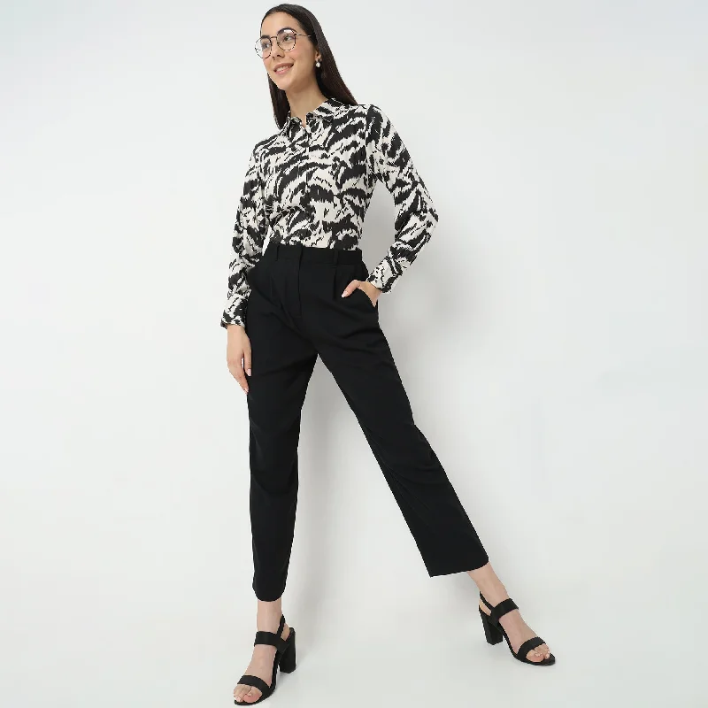 women's tops for those who want to show off their figure in a flattering wayRegular Fit Printed Top