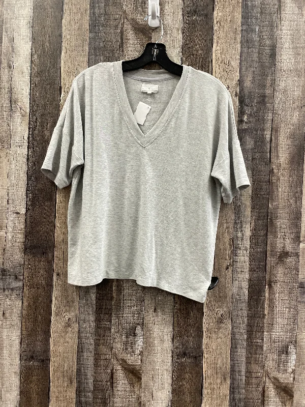 women's tops for smart casual looksTop Short Sleeve By Lou And Grey In Grey, Size: Xs