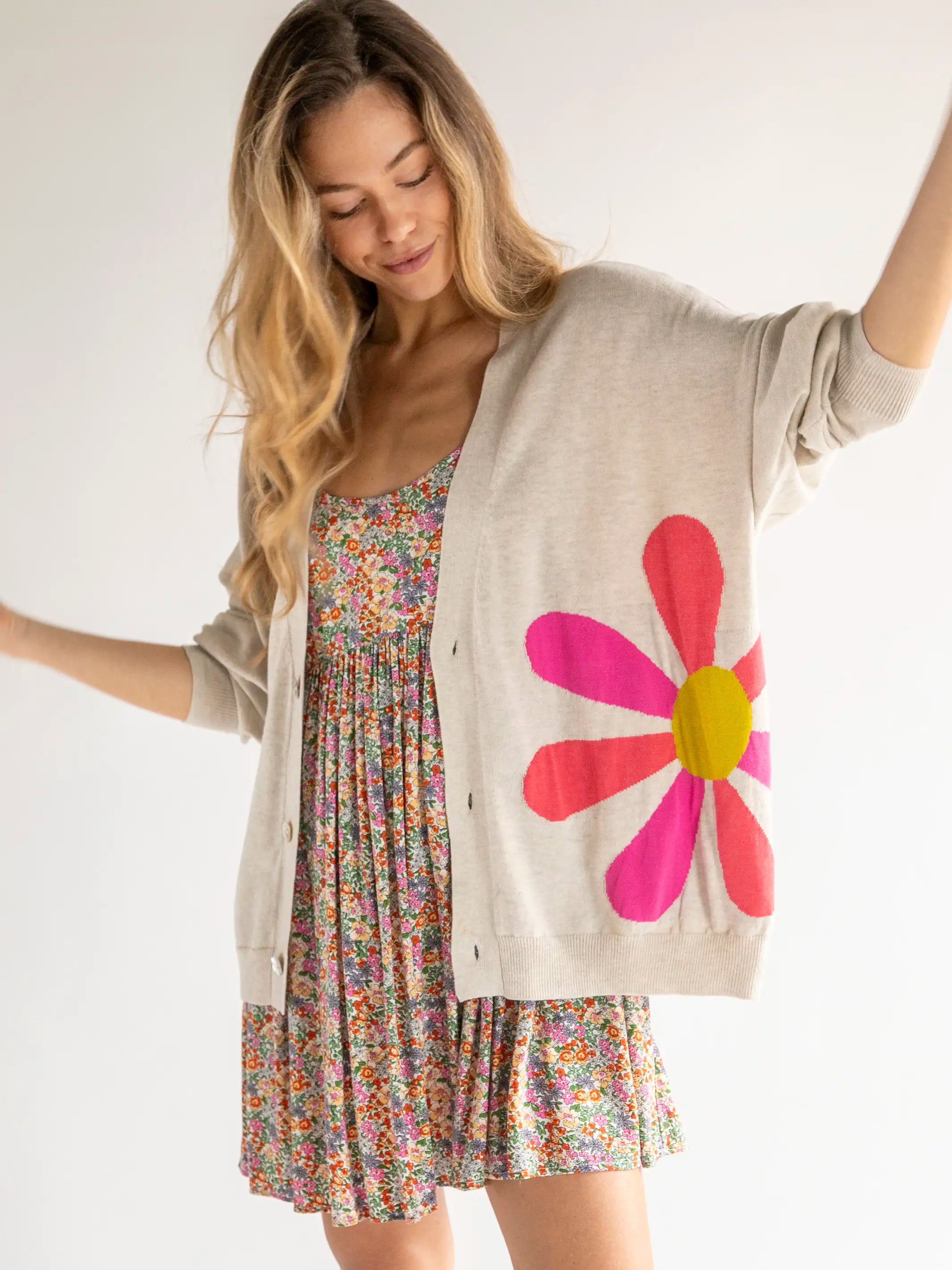 women's tops for those who appreciate subtle and muted tonesLive Happy Cotton Cardigan Sweater - Cream Daisy