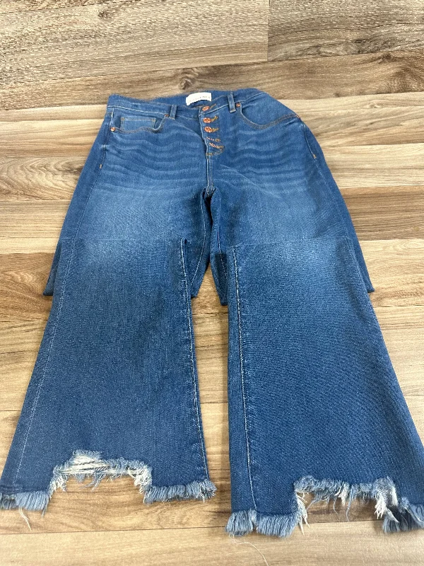 women's denim jeans for a casual FridayBlue Denim Jeans Flared Loft, Size 10