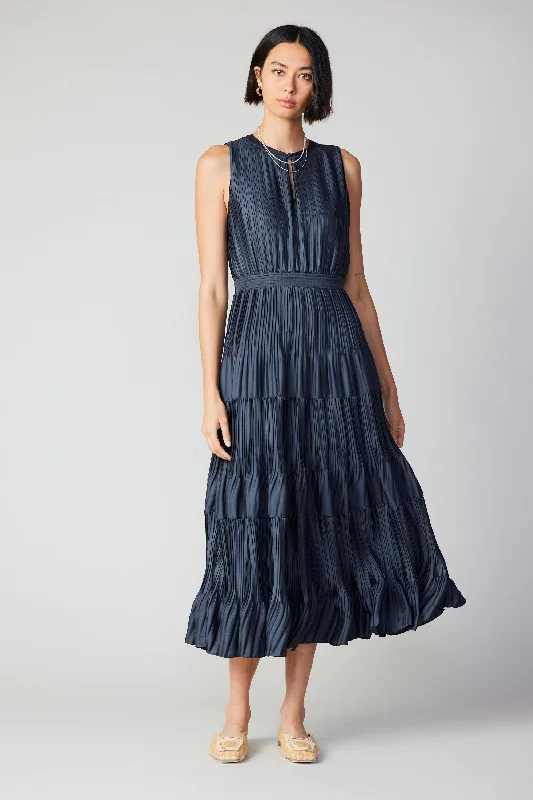 Shift DressPleated Sleeveless Maxi Dress