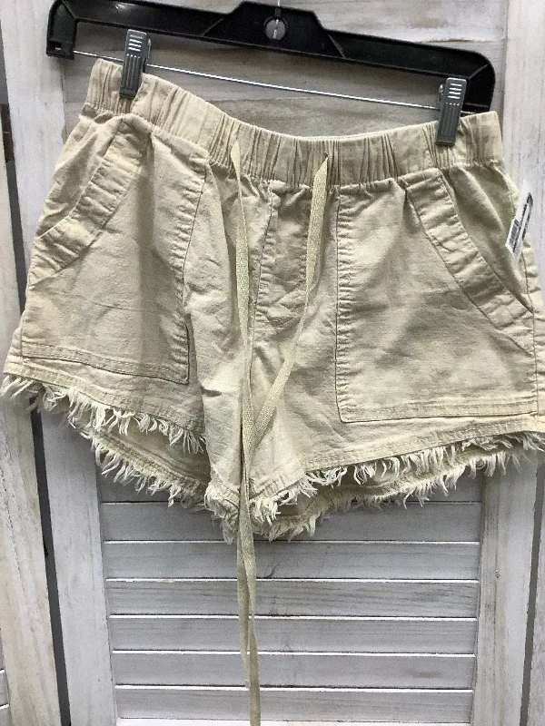 women's solid-color shortsShorts By Clothes Mentor  Size: M