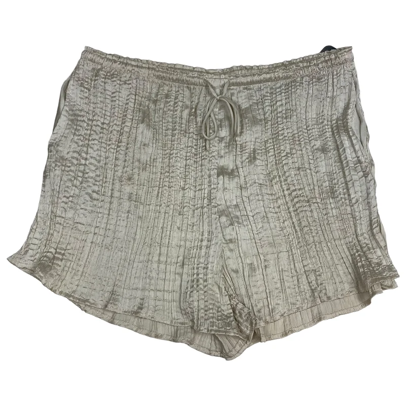 women's eco-friendly shortsShorts By H&m  Size: L