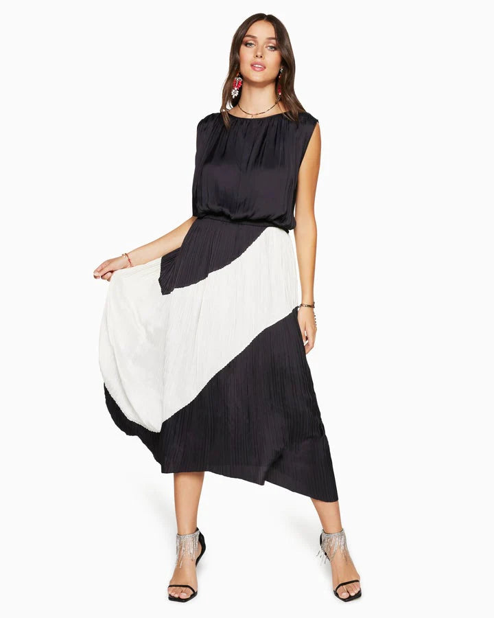 Empire DressAdena Smocked Midi Dress - Black / Cream