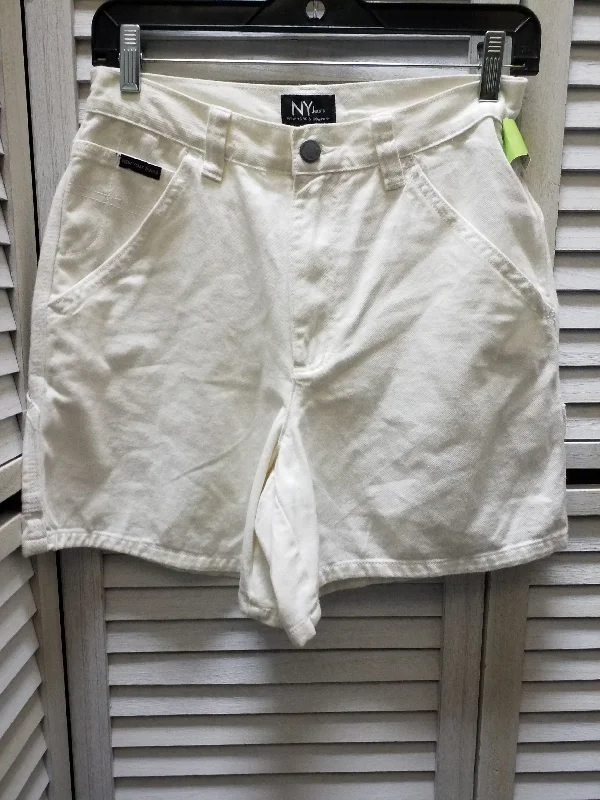 women's bermuda shortsShorts By New York And Co  Size: 4